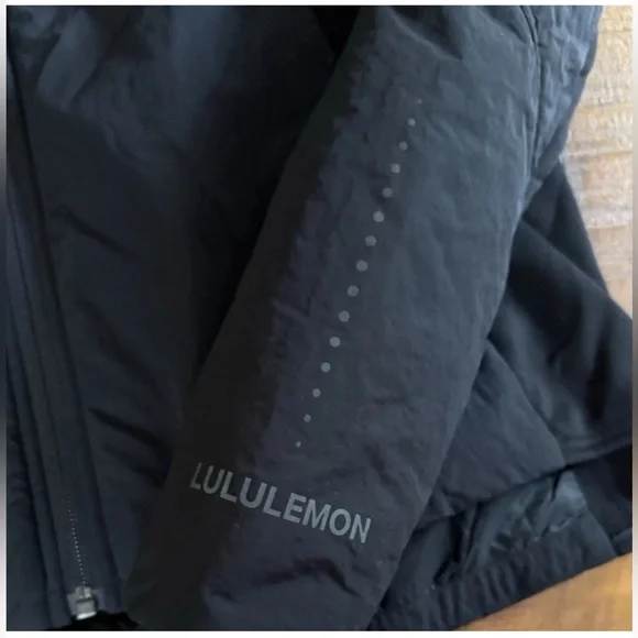 LULULEMON Another Mile Jacket Black Sz.2 Primaloft - Picture 5 of 12
